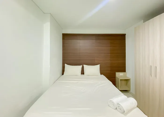 Simply Look 1Br With Extra Room Patraland Urbano Apartment By Travelio