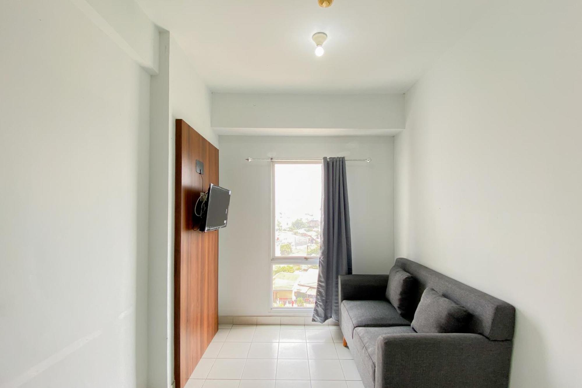 Simply Look 1br With Extra Patraland Urbano By Travelio Apartemen *