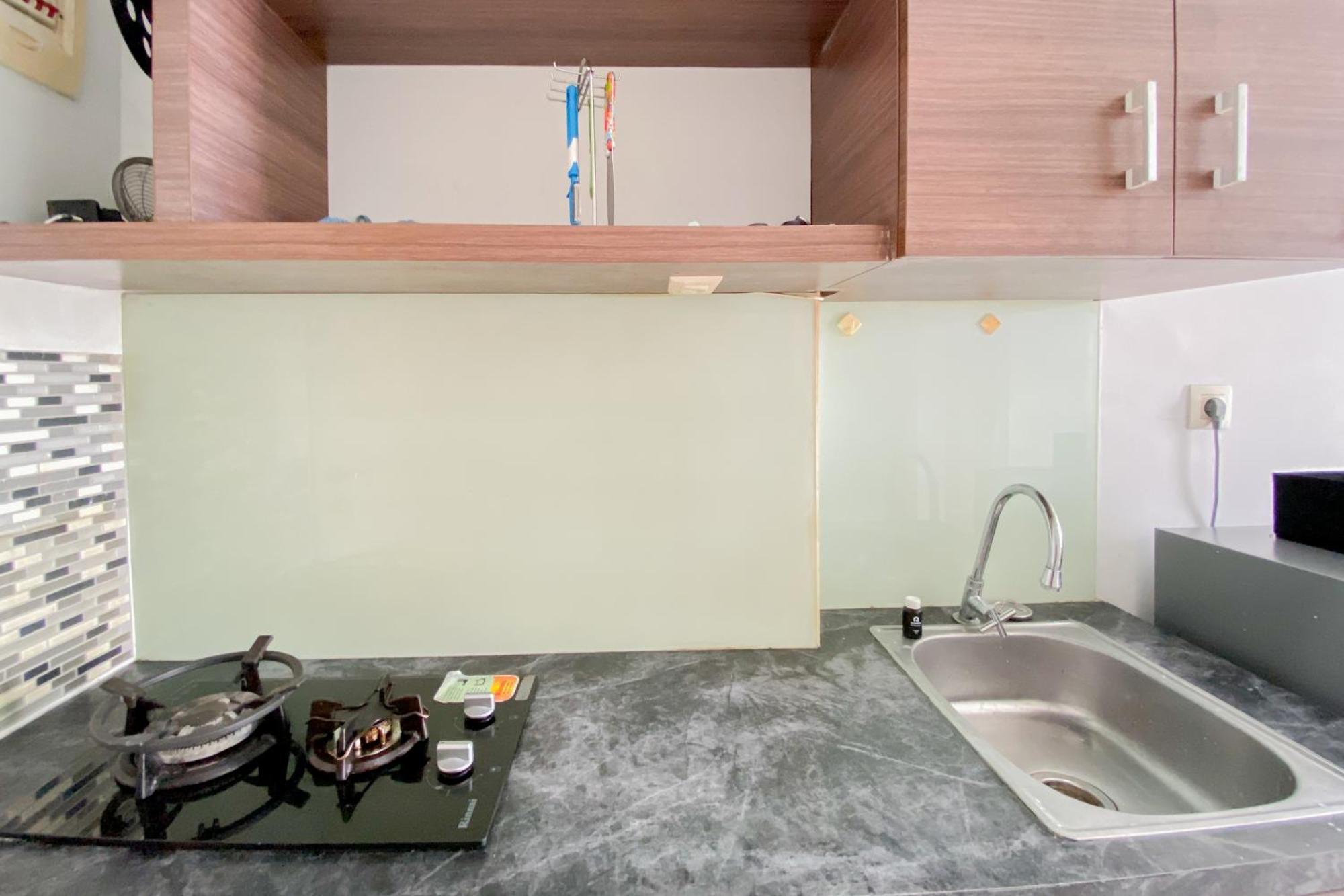 Apartemen Simply Look 1br With Extra Patraland Urbano By Travelio