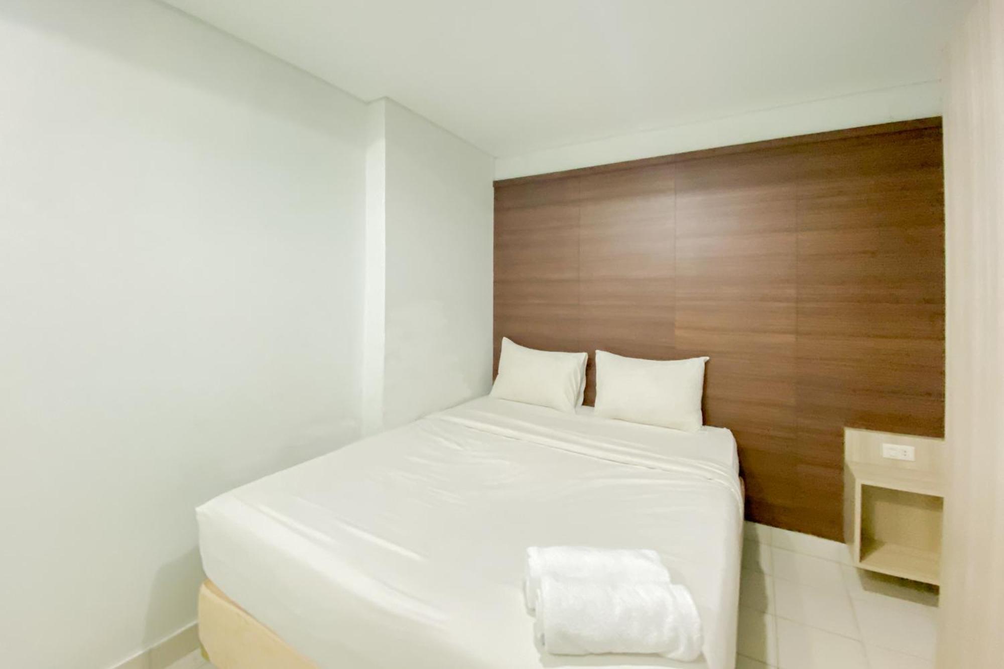 Simply Look 1br With Extra Patraland Urbano By Travelio Apartemen *
