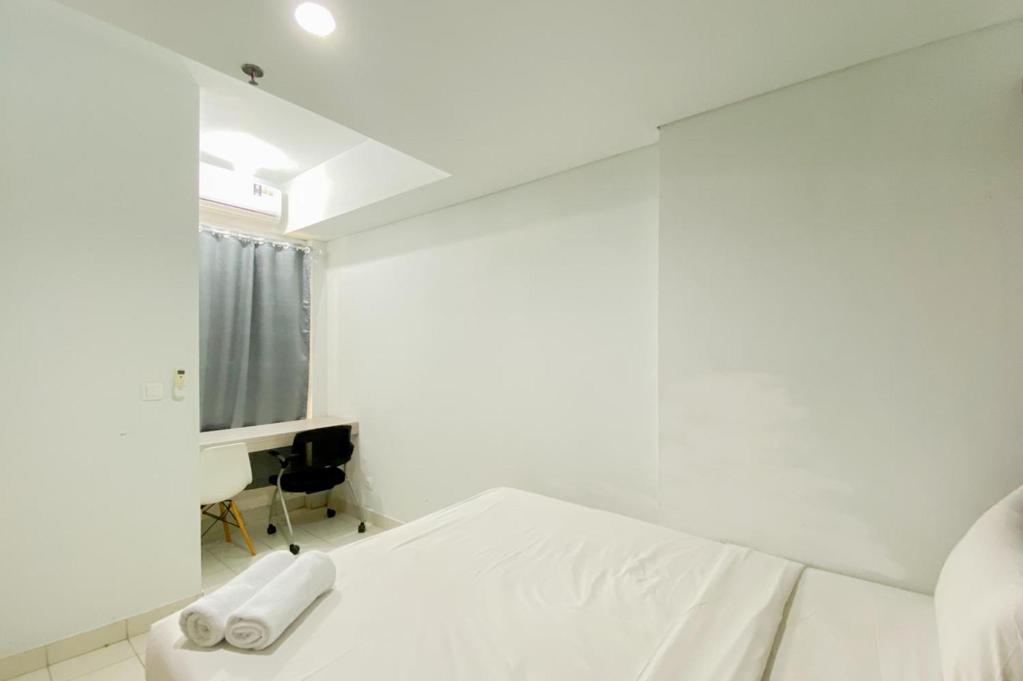Apartemen Simply Look 1br With Extra Patraland Urbano By Travelio *
