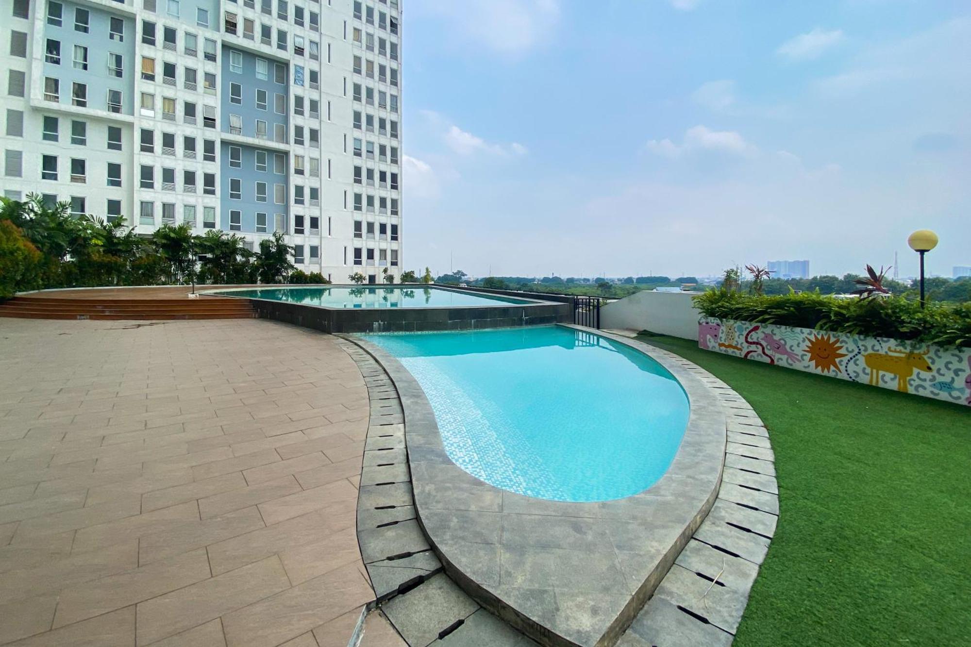 Simply Look 1br With Extra Patraland Urbano By Travelio Bekasi